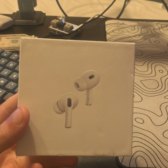 Apple AirPods Pro Box in White